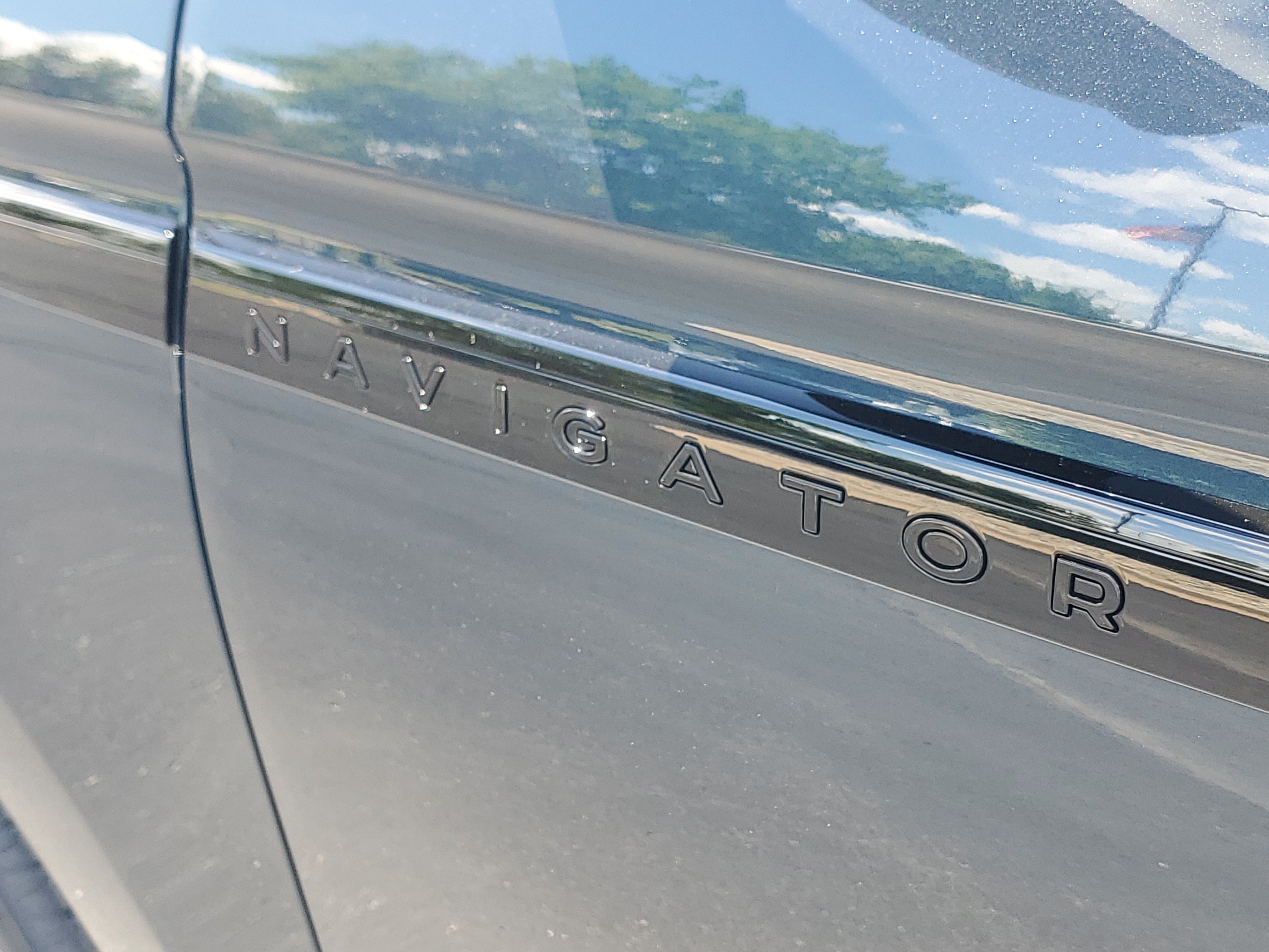 New 2026 Lincoln Navigator L Reserve w/ Jet Appearance Package AWD/4WD image 7