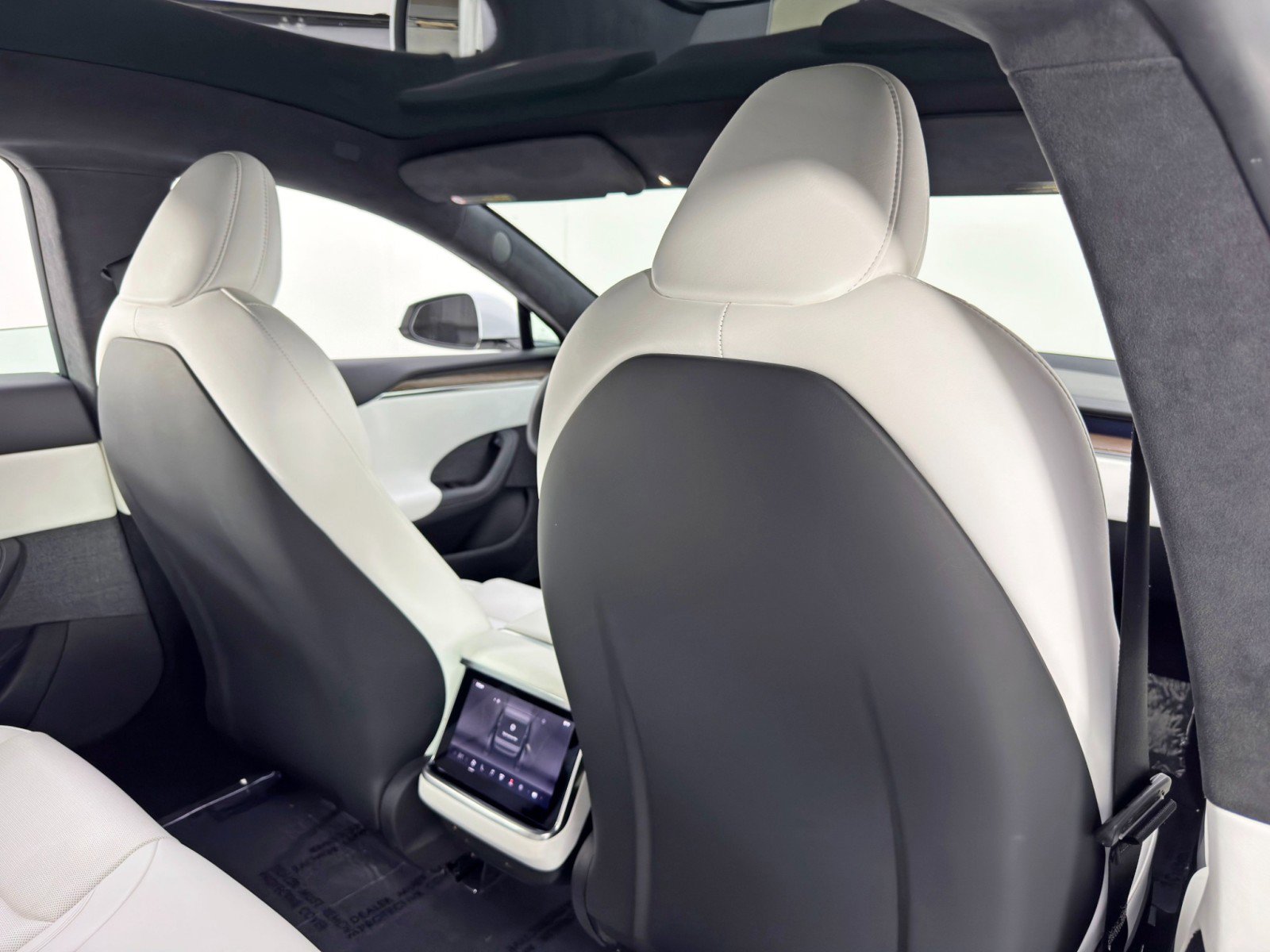 Used 2022 Tesla Model S image 40