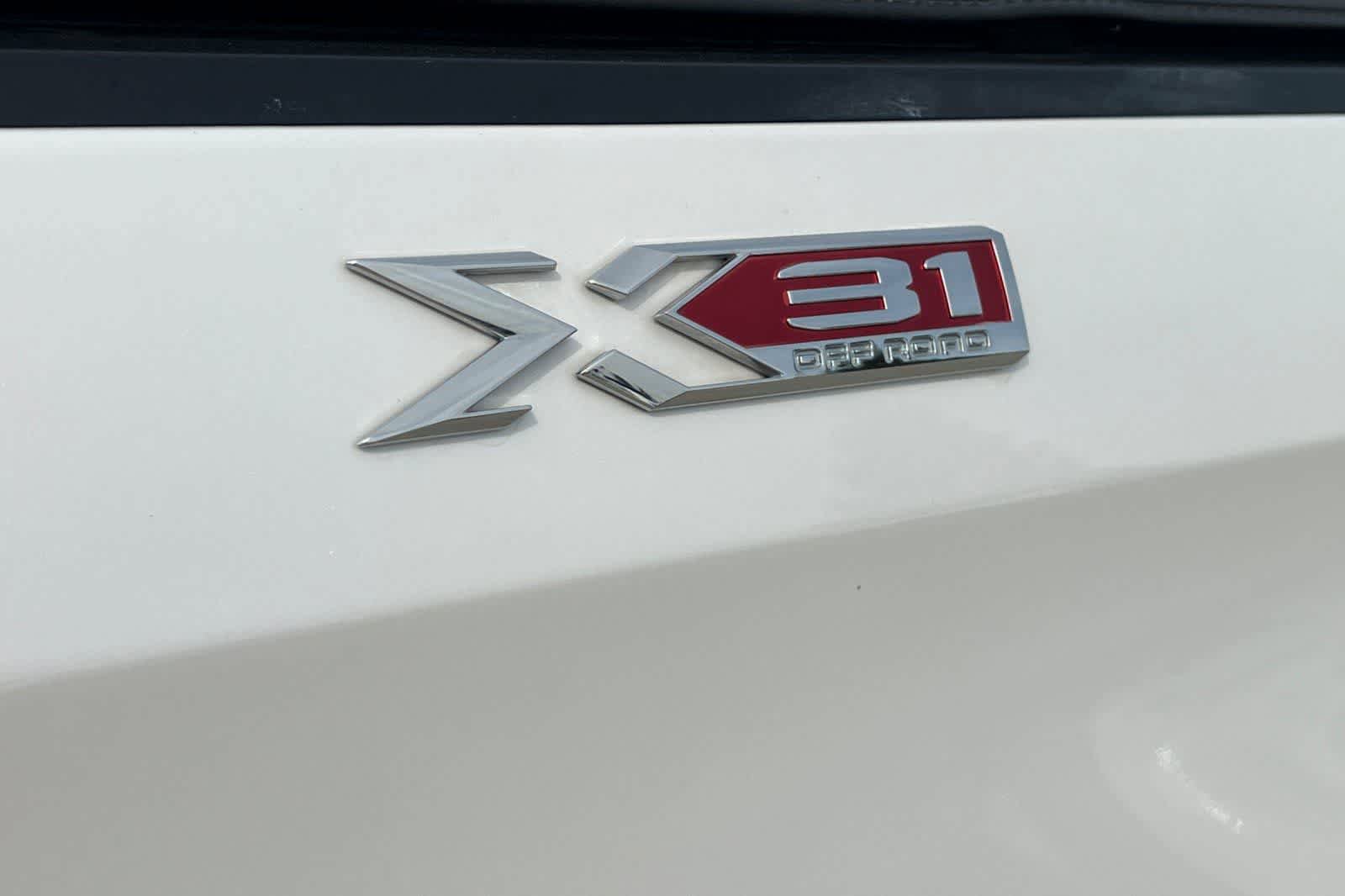 Used 2024 GMC Sierra 1500 SLT w/ SLT Premium Plus Package image 13