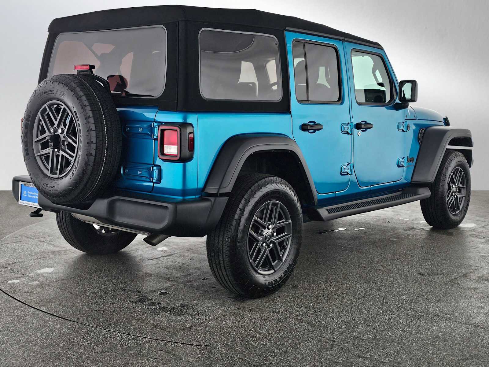 Used 2024 Jeep Wrangler Sport S image 3