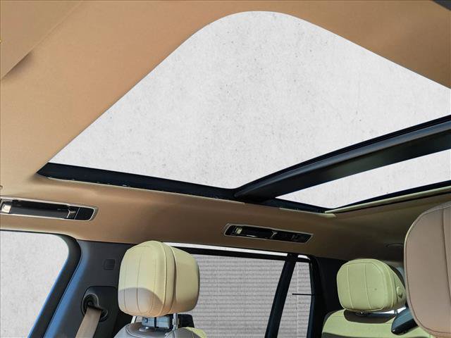 New 2026 Land Rover Range Rover Long Wheelbase SE AWD/4WD image 15