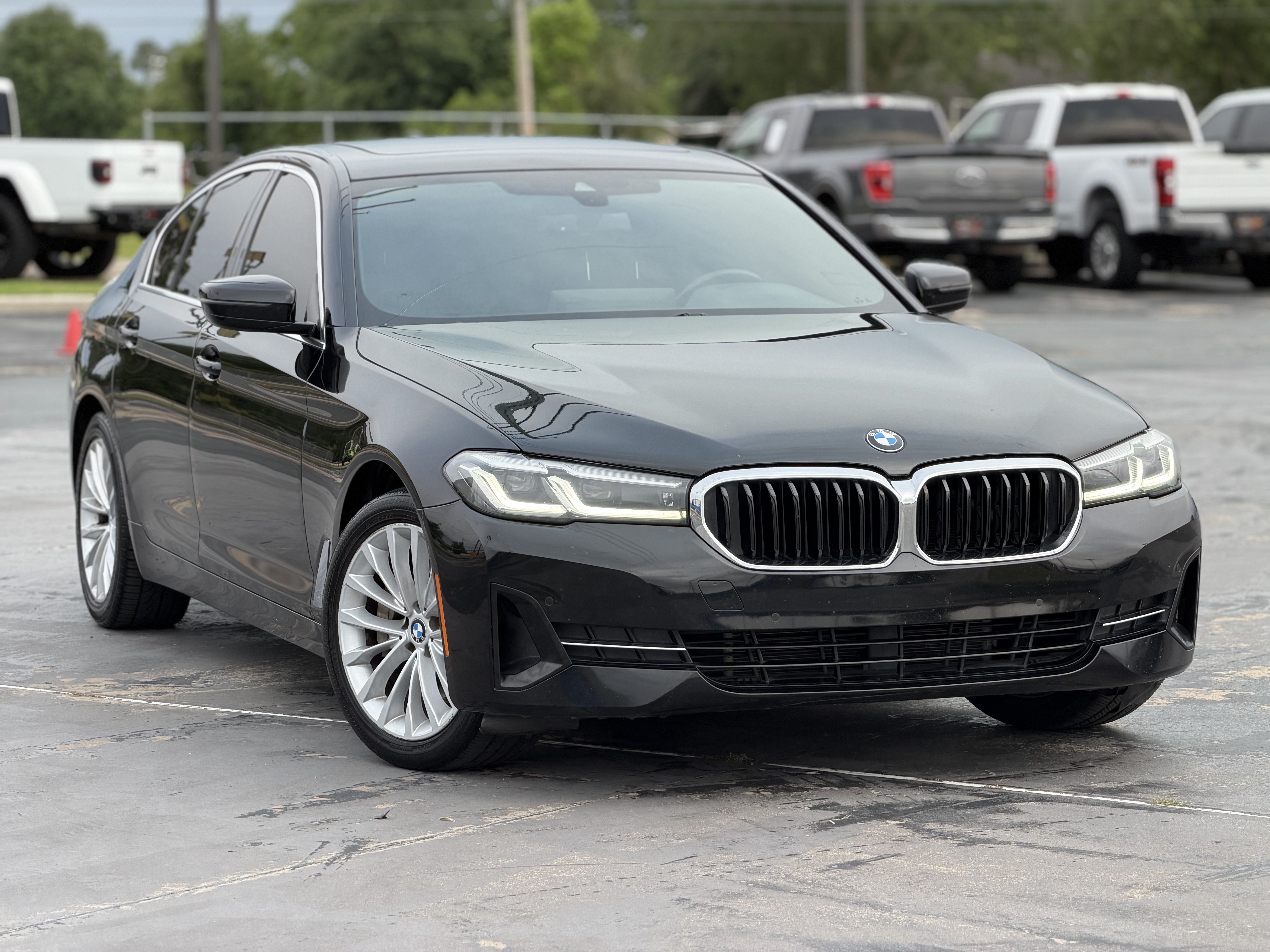 Used 2021 BMW 530i w/ Convenience Package RWD image 3