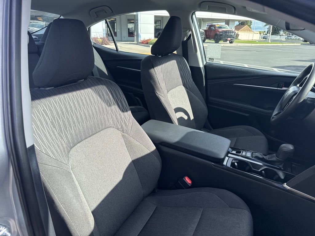 Used 2025 Toyota Camry LE image 11