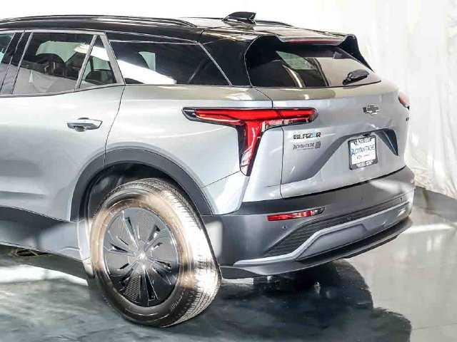 Used 2026 Chevrolet Blazer EV LT AWD/4WD image 10