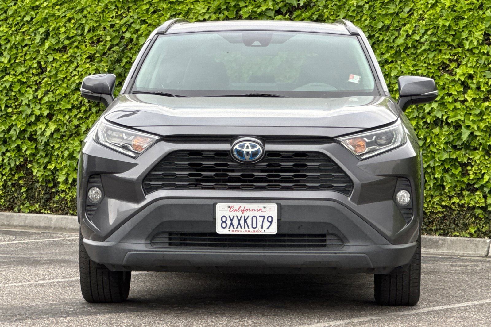 Used 2021 Toyota RAV4 XLE Premium image 10