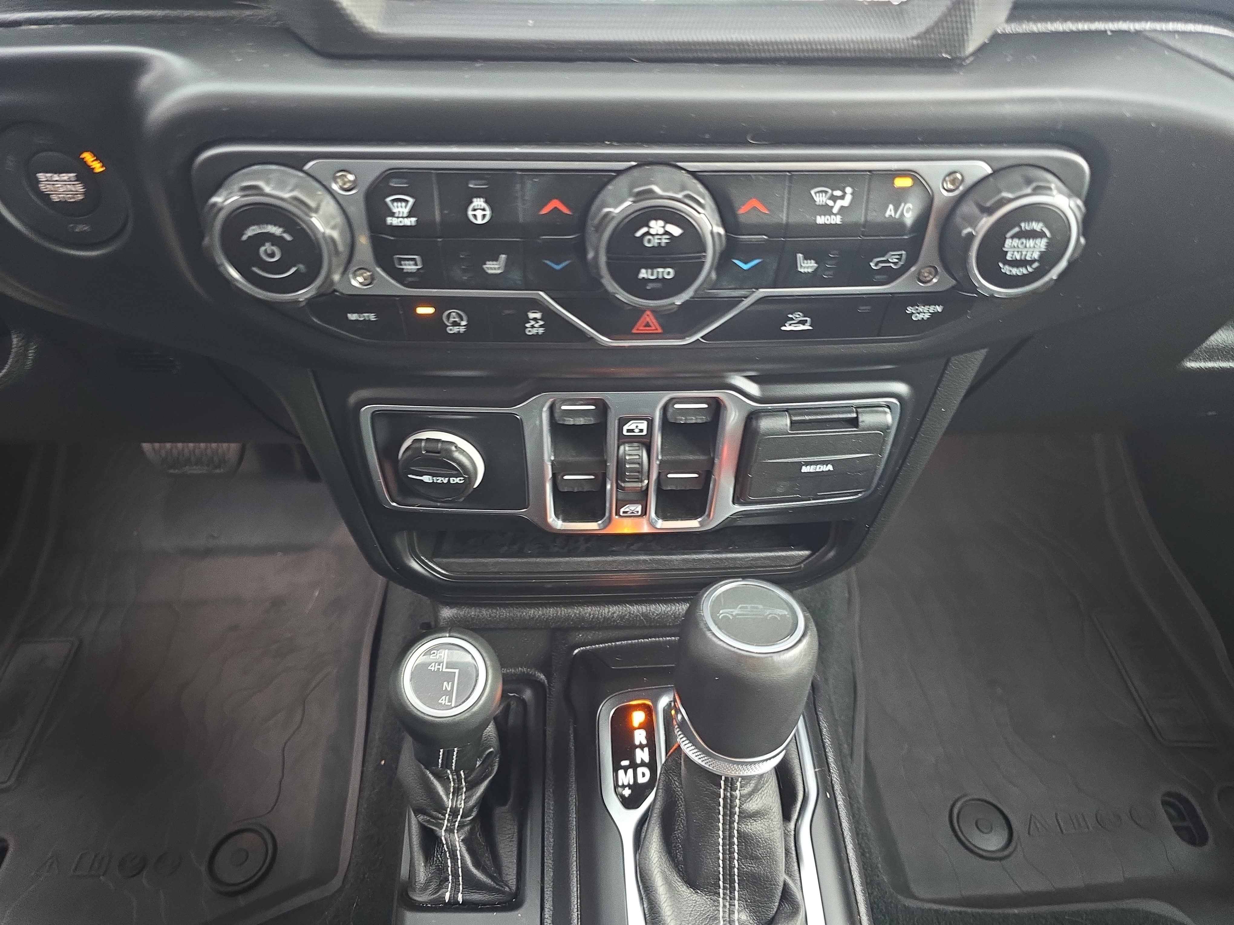 Used 2022 Jeep Gladiator Overland w/ Popular Equipment Package AWD/4WD image 23