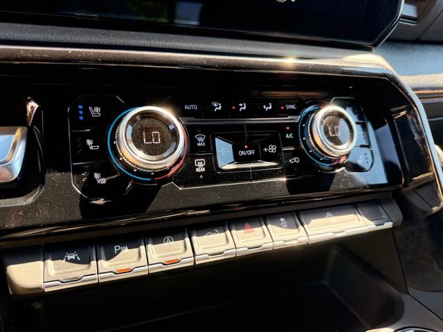 Used 2024 GMC Sierra 1500 AT4 w/ Technology Package image 19