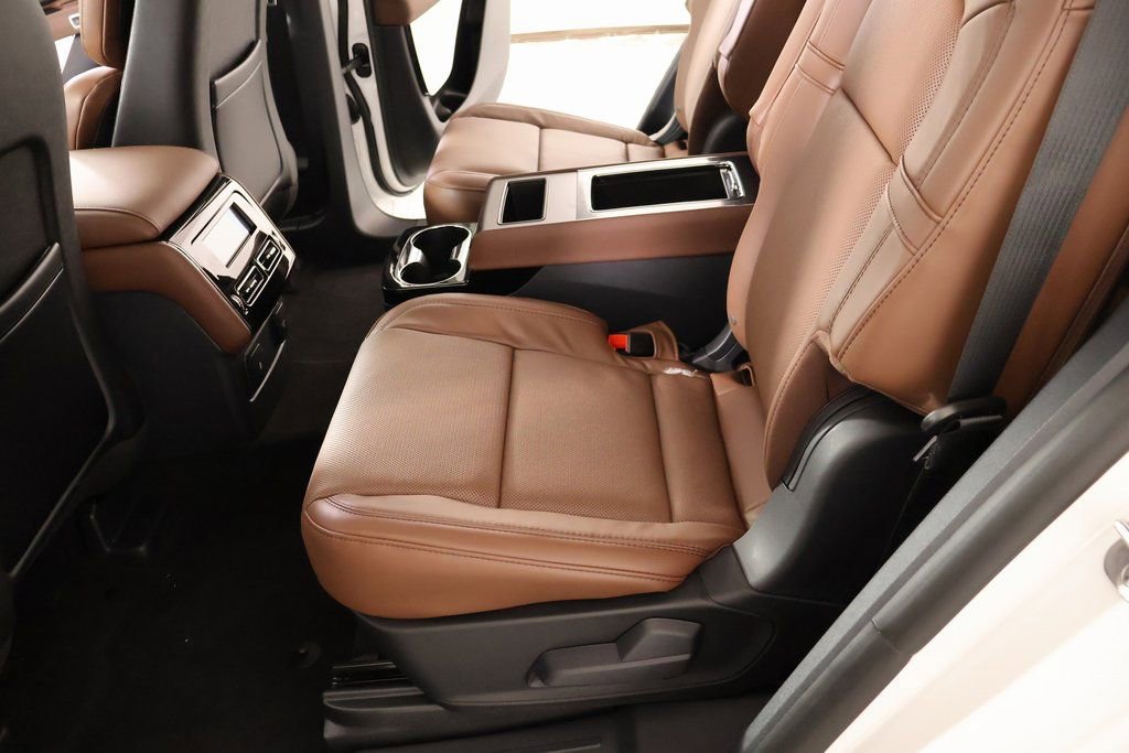 New 2026 Lincoln Aviator Reserve w/ Luxury Package image 12