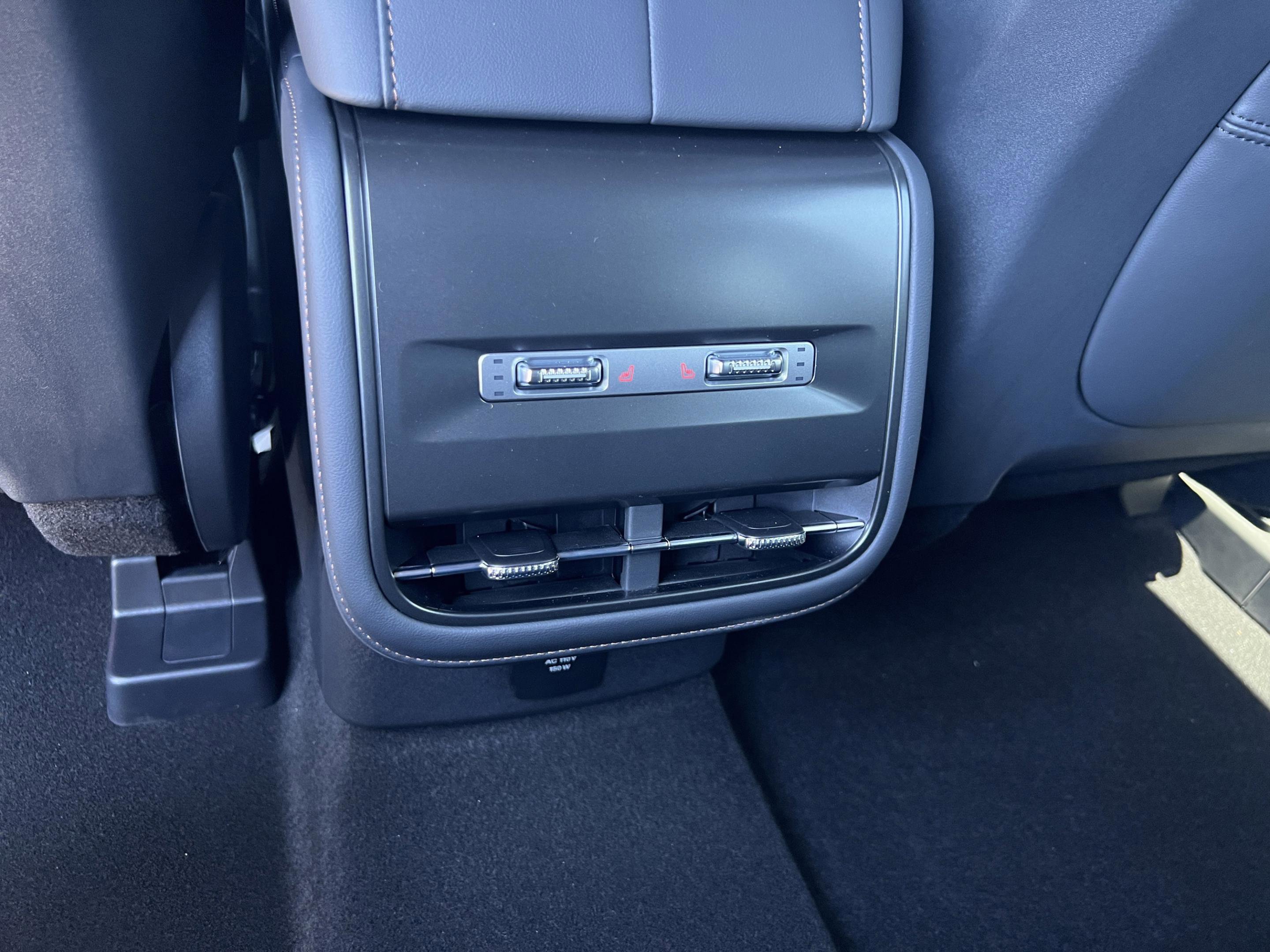 New 2025 Lincoln Nautilus Premier w/ Equipment Group 102A image 27