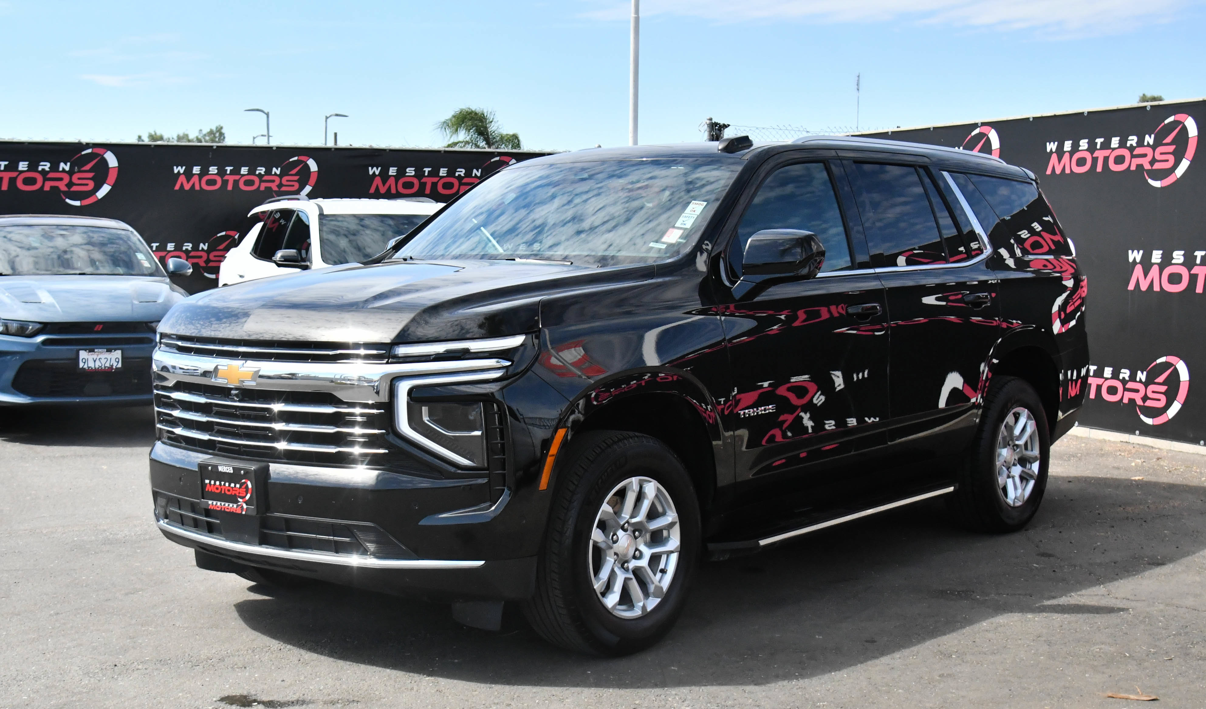 Used 2025 Chevrolet Tahoe LT AWD/4WD image 3