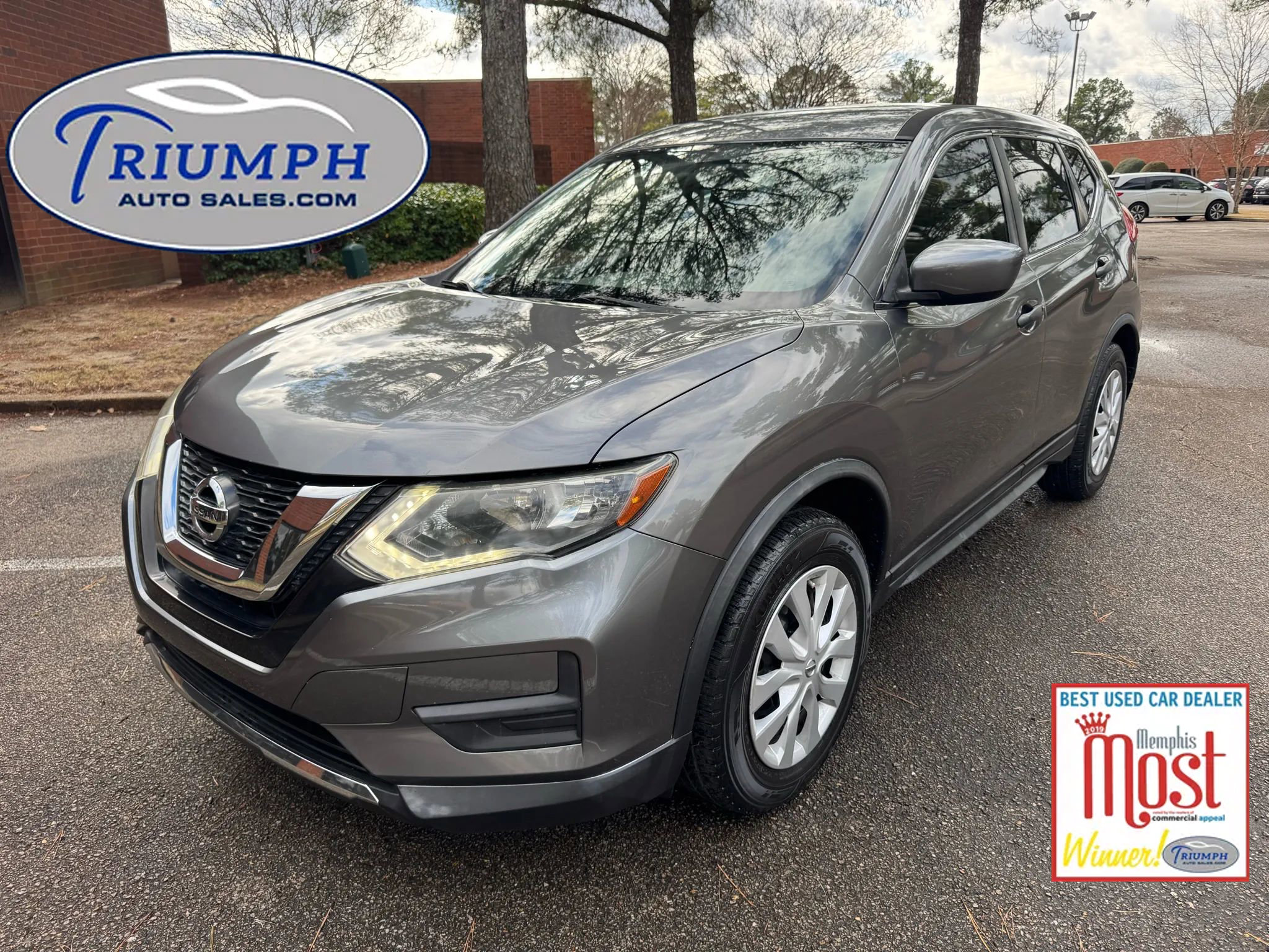 Used 2017 Nissan Rogue S image 1