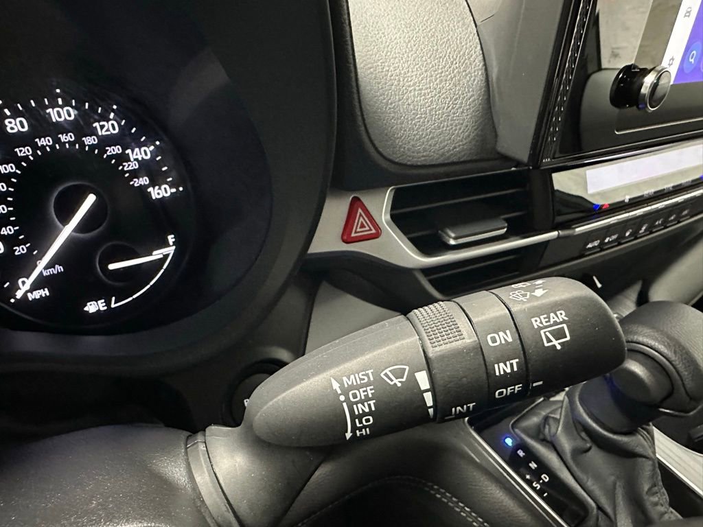 Used 2025 Toyota Sienna LE image 22