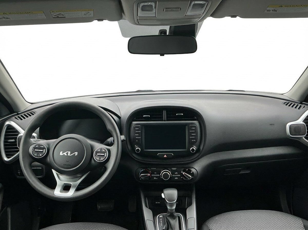Used 2025 Kia Soul LX w/ LX Technology Package FWD image 11