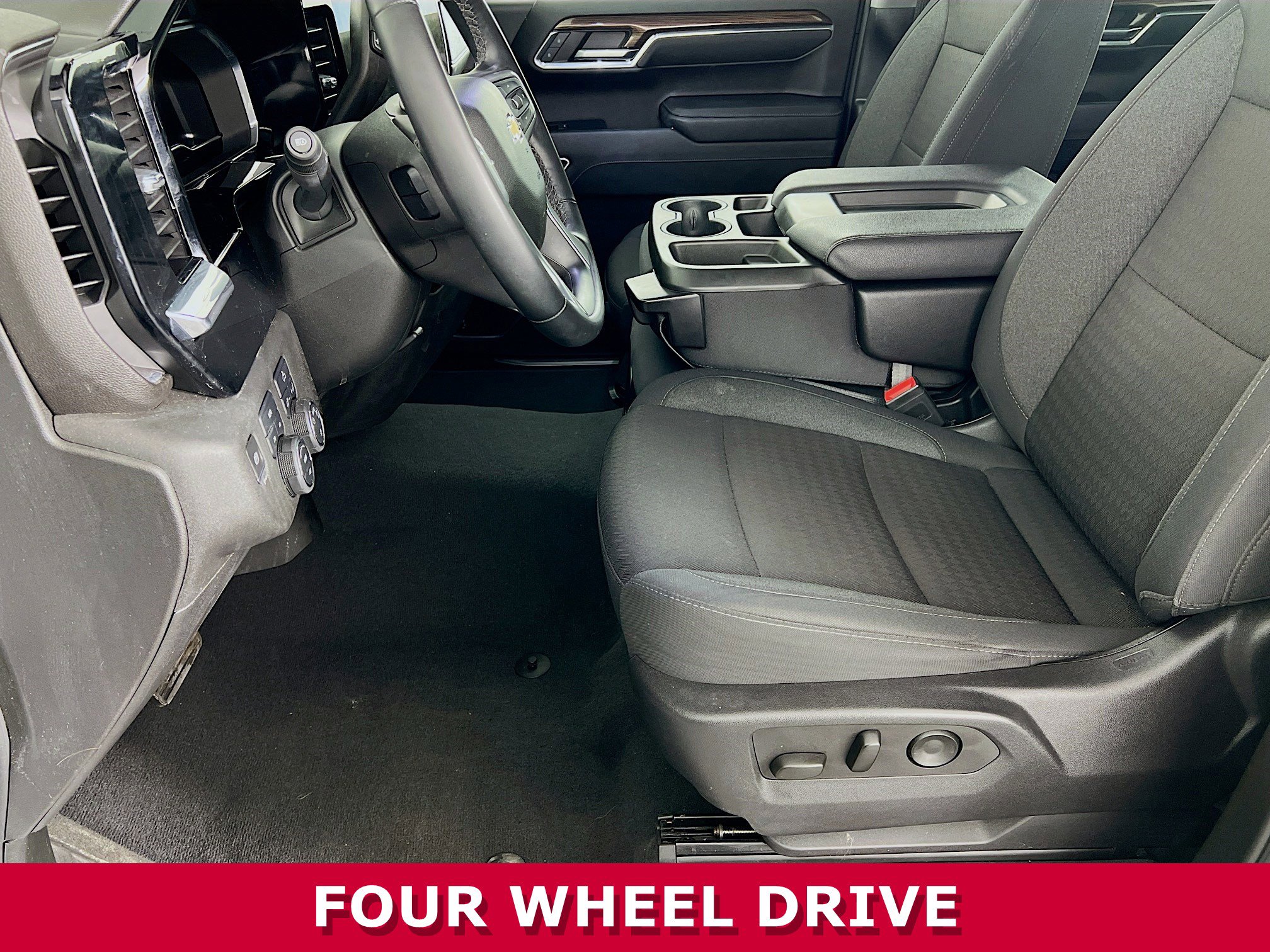 Certified 2024 Chevrolet Silverado 1500 LT image 3