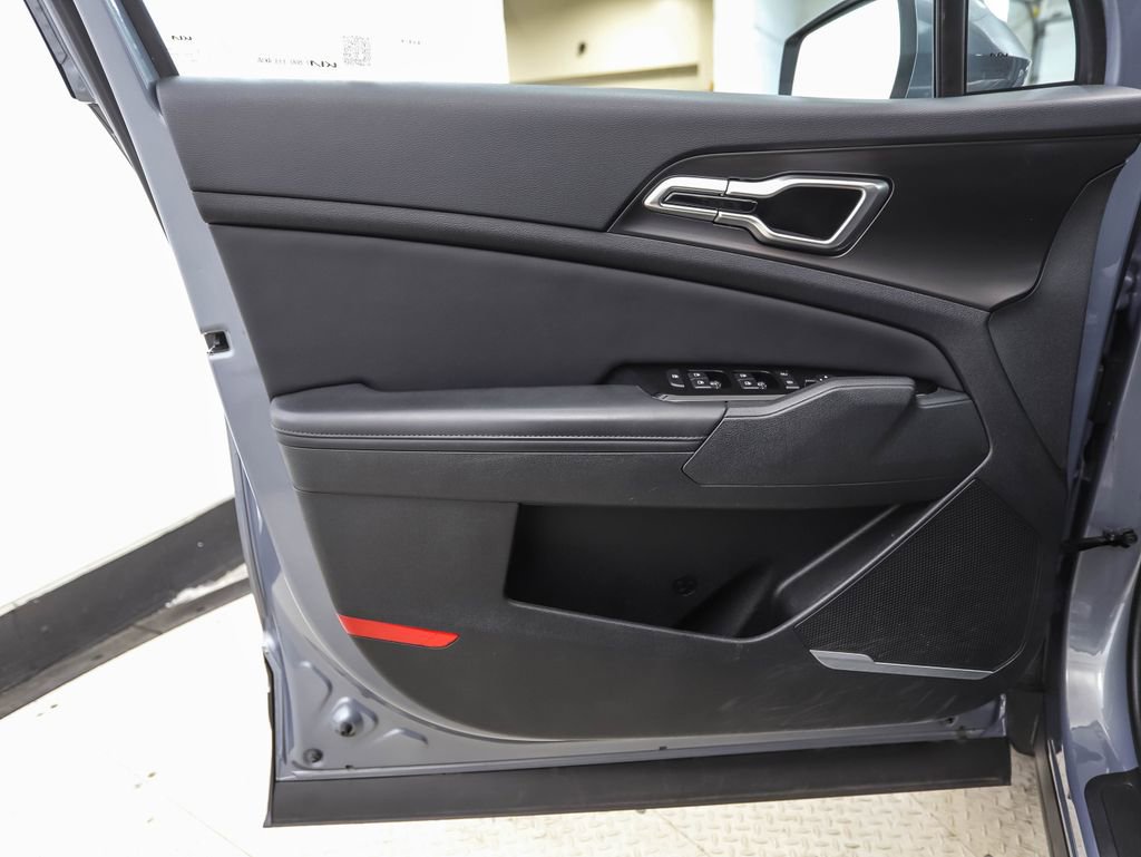 Used 2023 Kia Sportage EX image 9