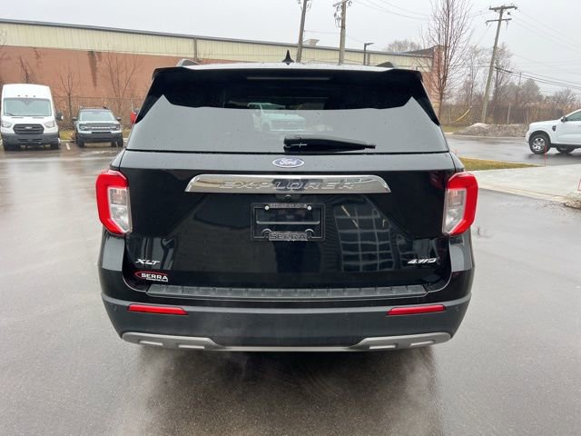 Used 2022 Ford Explorer XLT w/ Equipment Group 202A image 6