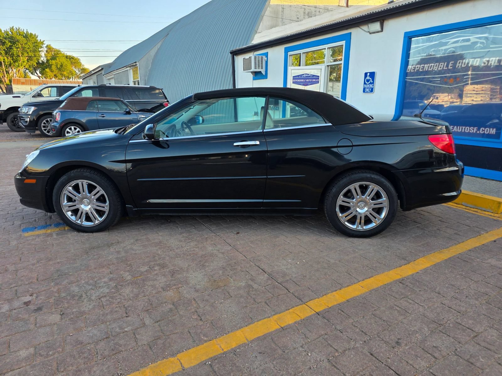Used 2008 Chrysler Sebring Limited w/ Luxury Group FWD image 8
