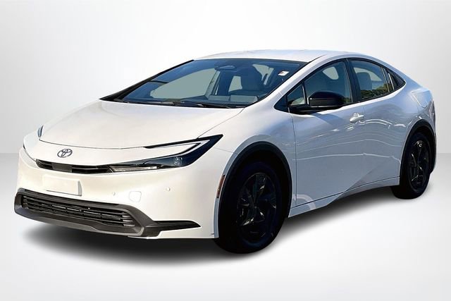 New 2026 Toyota Prius LE image 2