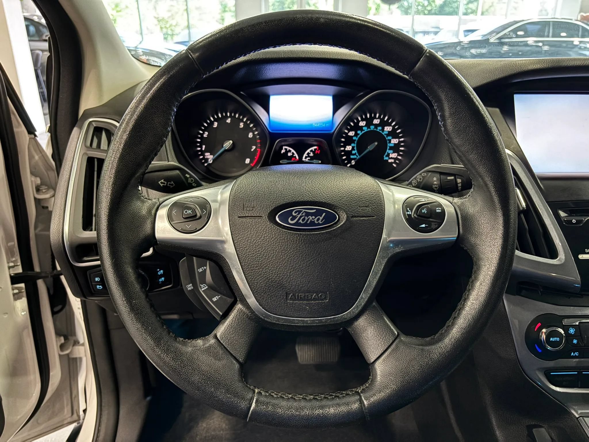 Used 2014 Ford Focus Titanium FWD image 26