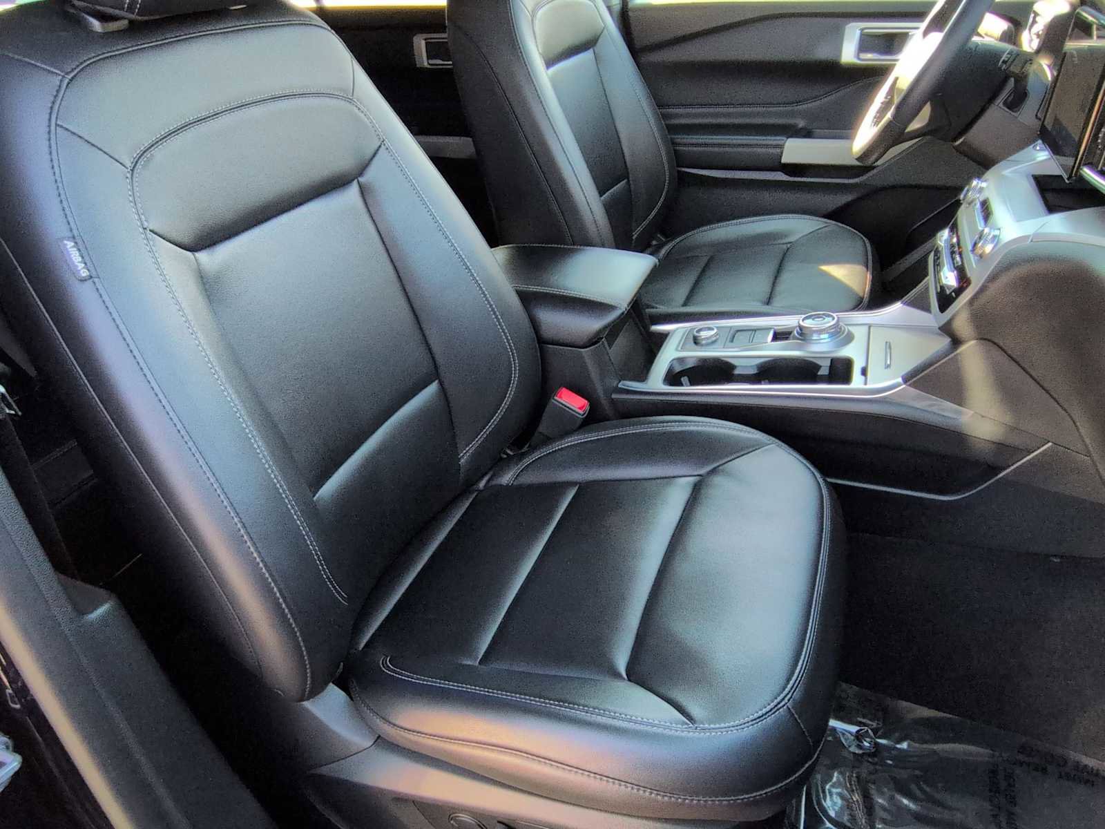 Used 2023 Ford Explorer XLT w/ Equipment Group 202A image 22