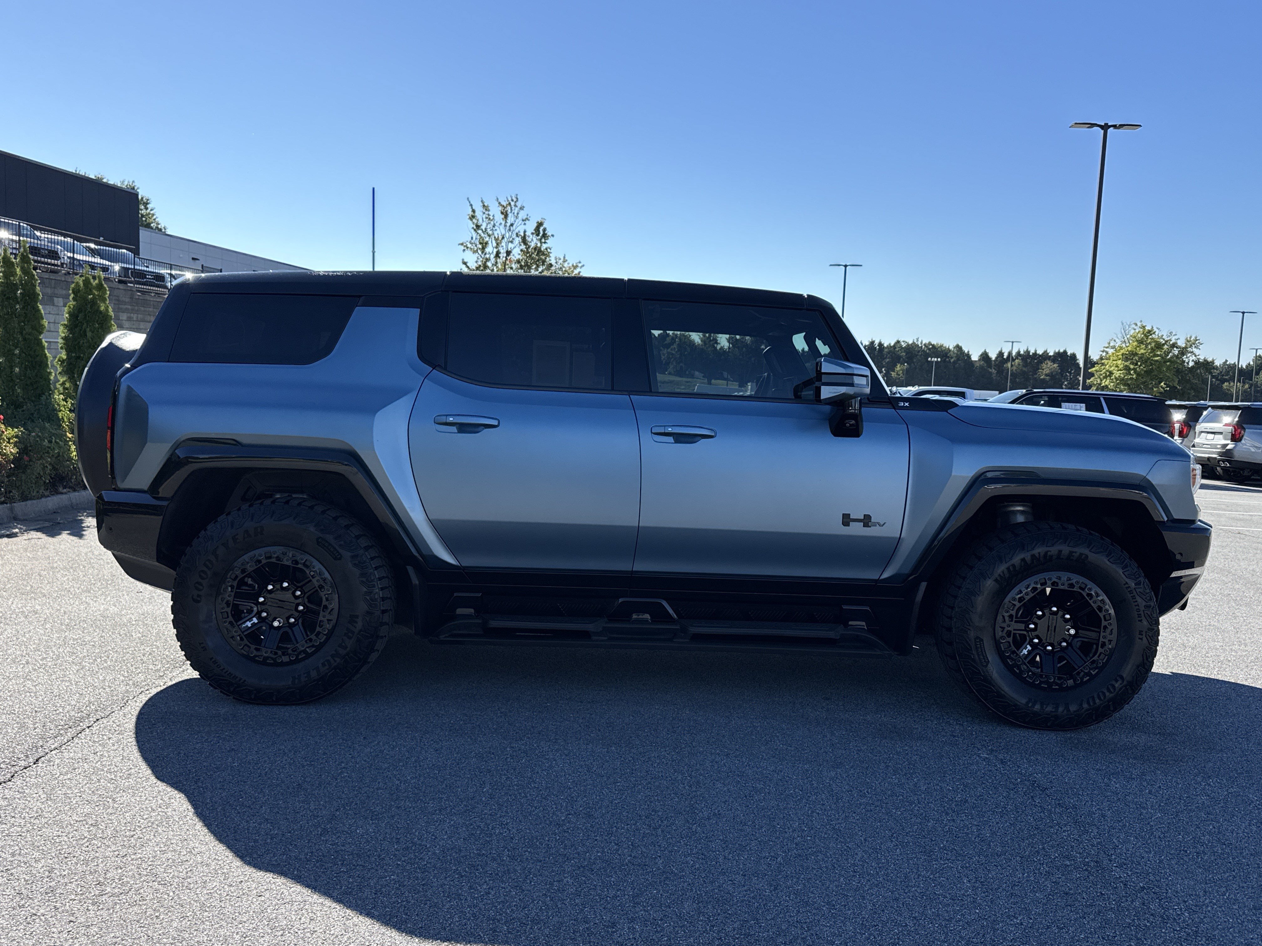 Used 2024 GMC Hummer EV 3X w/ Omega Edition AWD/4WD image 11