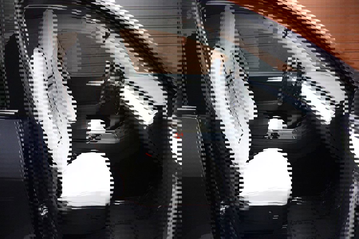 Used 2023 Tesla Model Y Long Range image 10