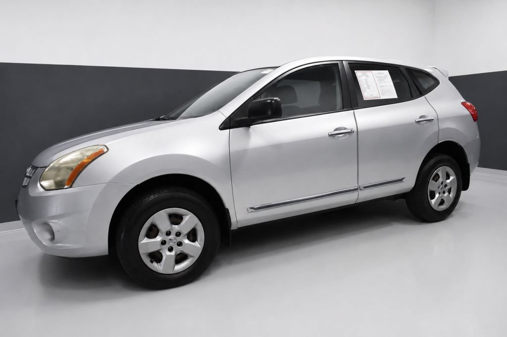 Used 2013 Nissan Rogue S FWD image 2