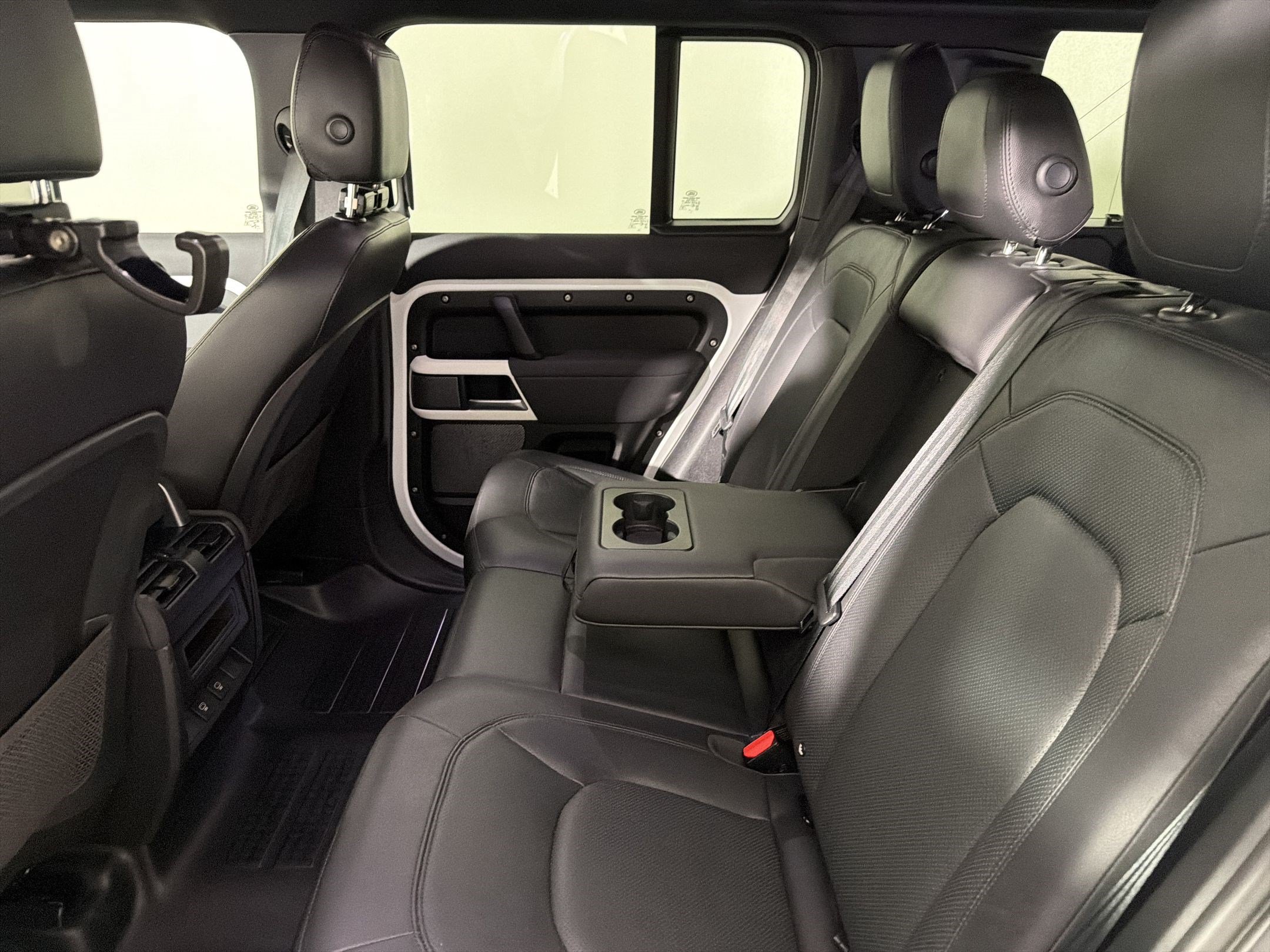 Used 2023 Land Rover Defender 110 S AWD/4WD image 33