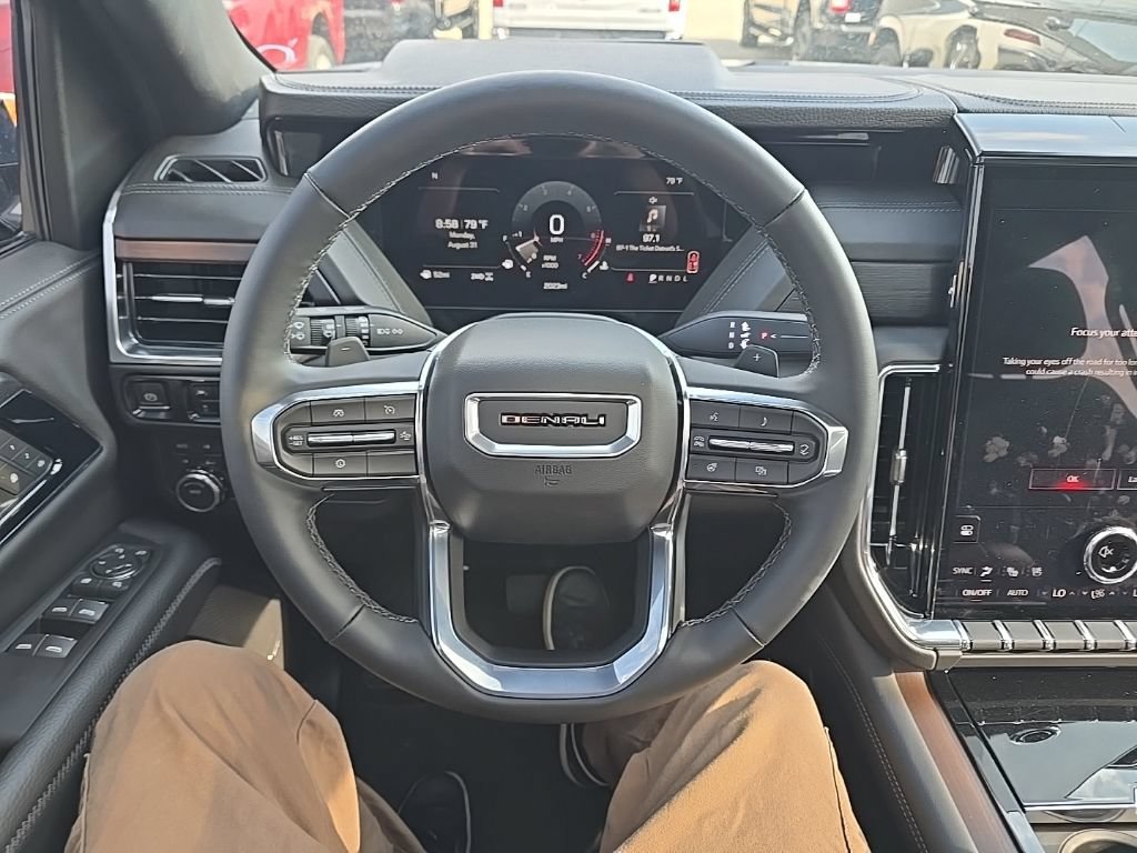Used 2026 GMC Yukon Denali w/ Sun & Power Step Package AWD/4WD image 25