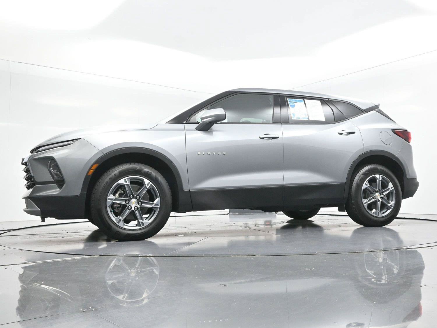 Used 2025 Chevrolet Blazer LT AWD/4WD image 45