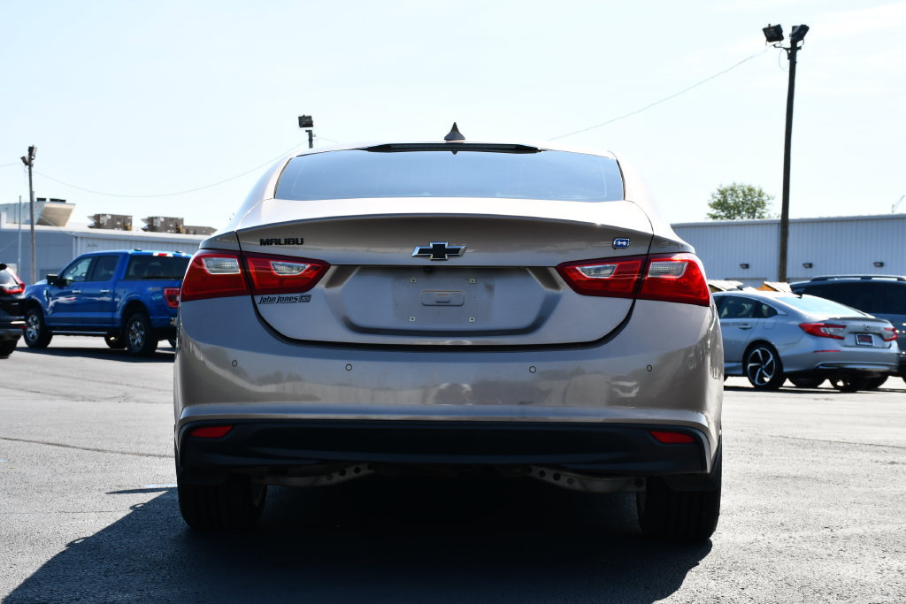 Used 2018 Chevrolet Malibu Hybrid w/ Leather Package FWD image 6