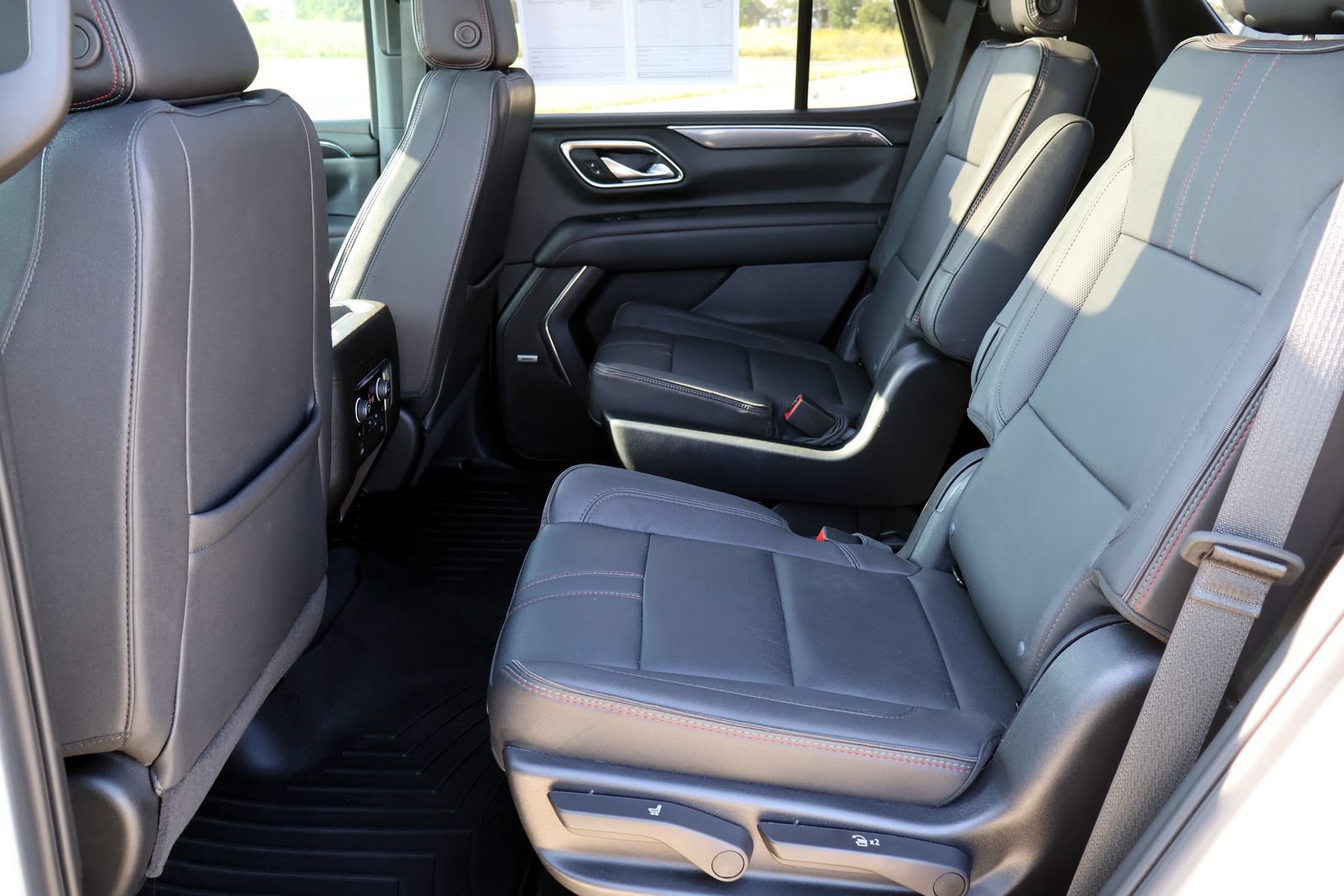 Used 2023 Chevrolet Tahoe RST w/ Luxury Package RWD image 15