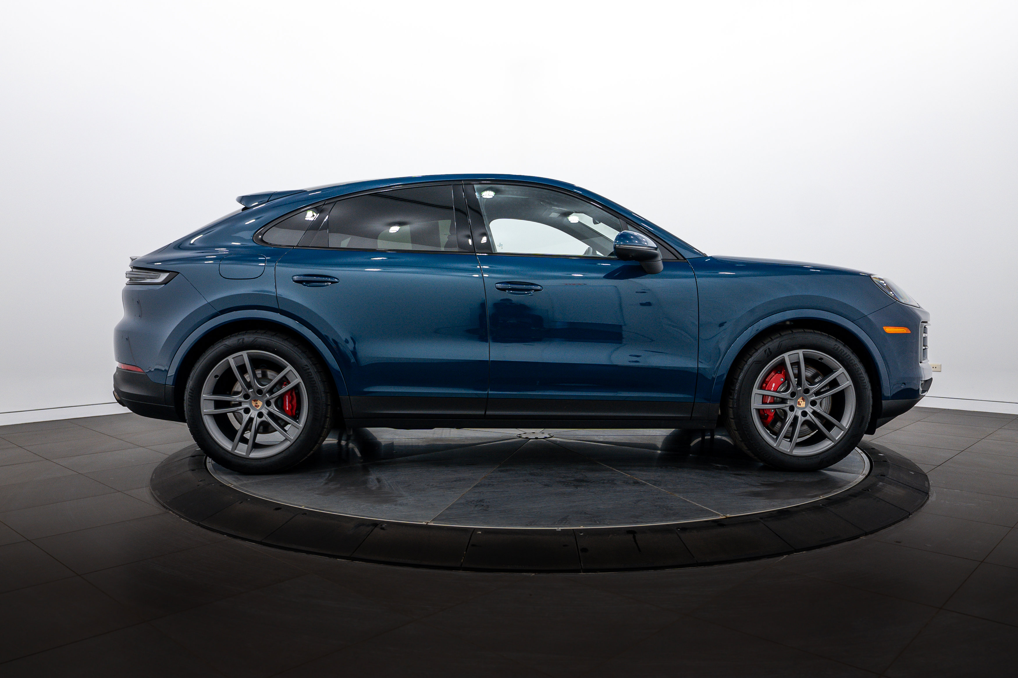 Certified 2026 Porsche Cayenne S AWD/4WD image 8