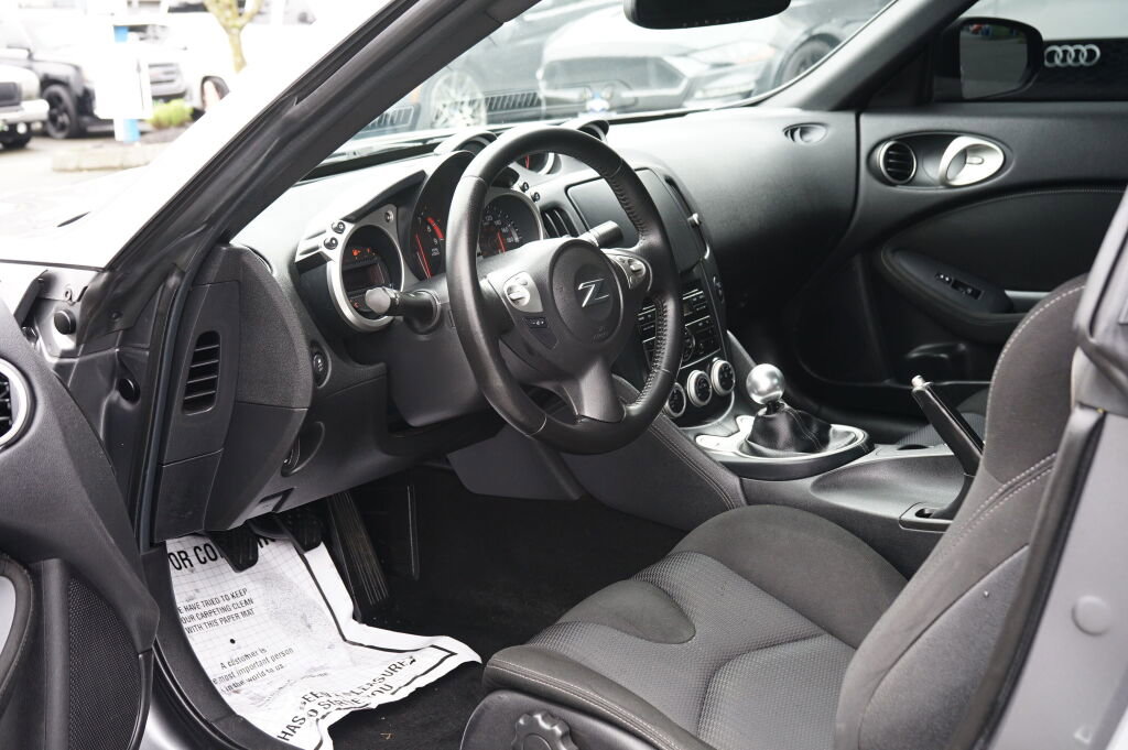 Used 2013 Nissan 370Z Coupe image 13
