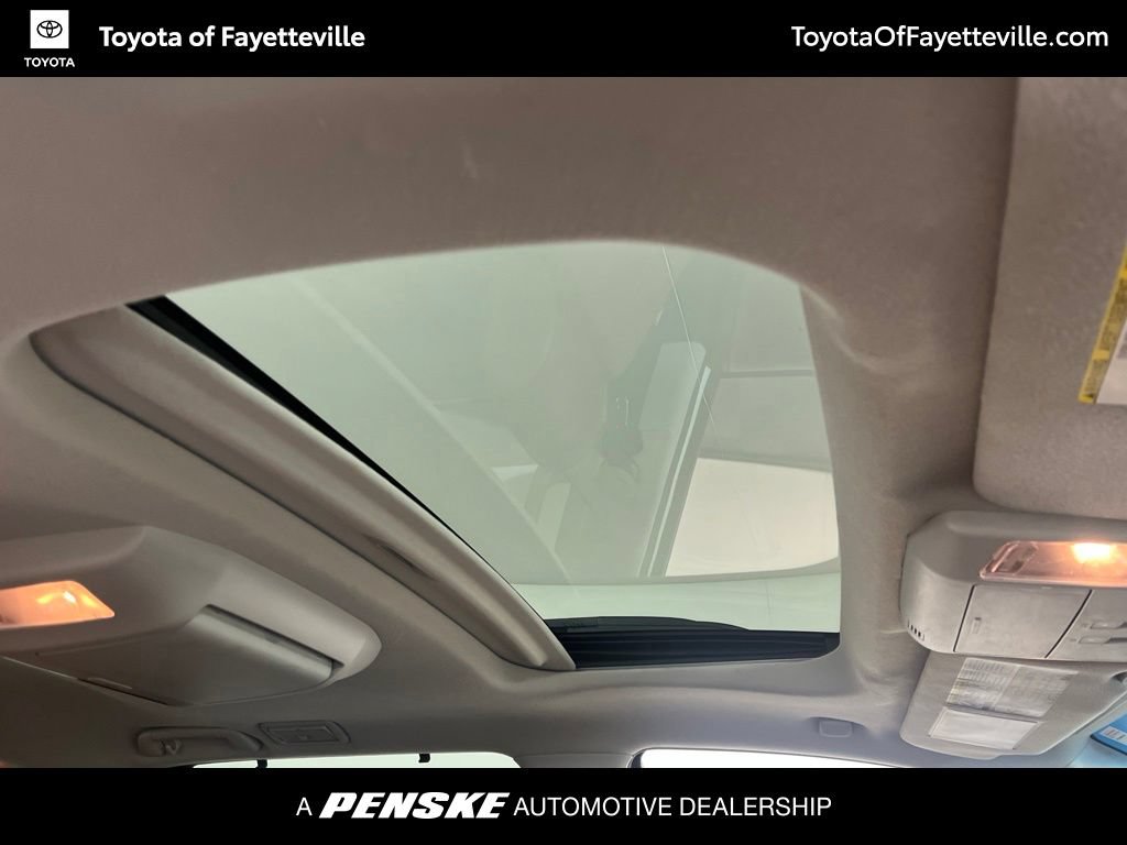 Used 2016 Toyota Sequoia Platinum AWD/4WD image 11