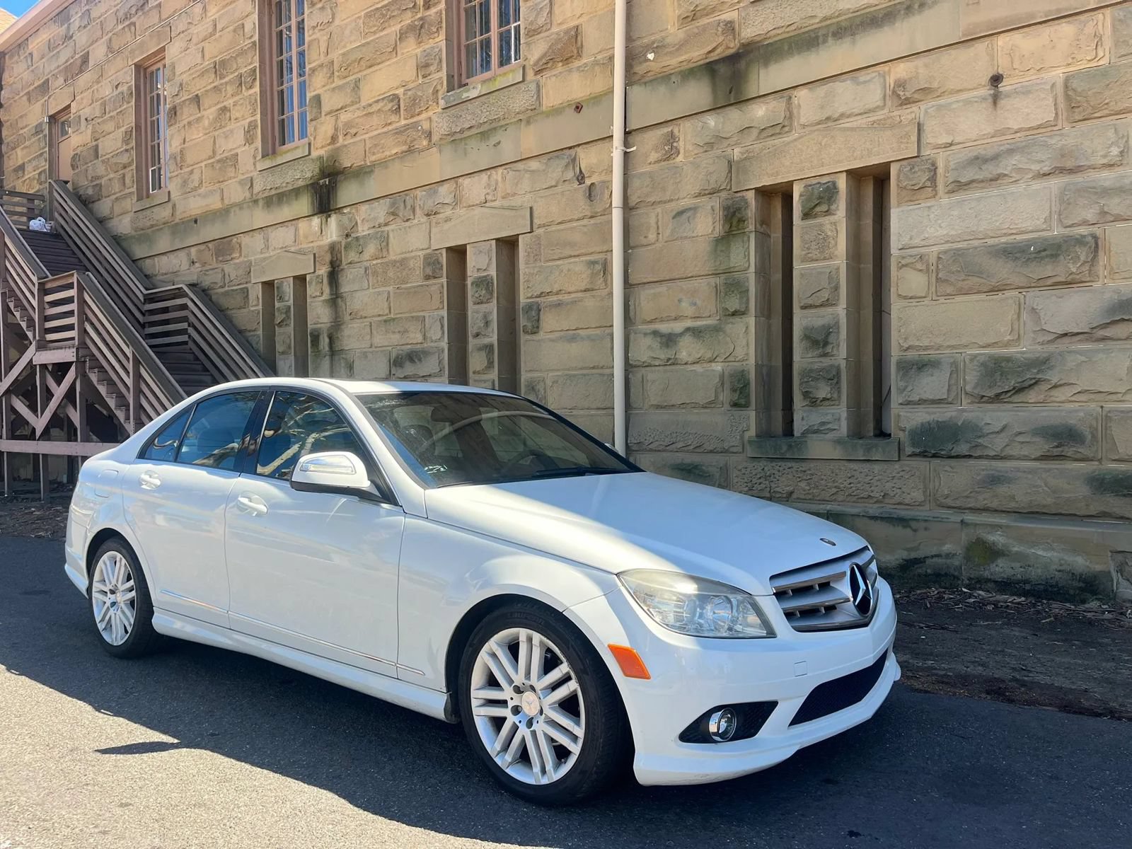 Used 2009 Mercedes-Benz C 300 Sedan image 4