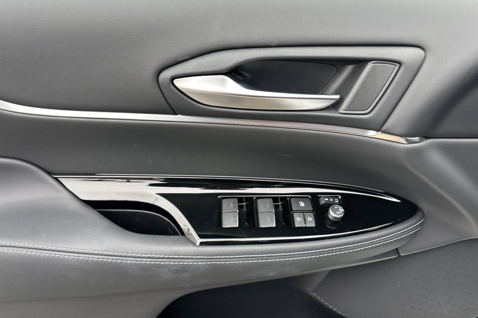 New 2026 Toyota Mirai RWD image 10