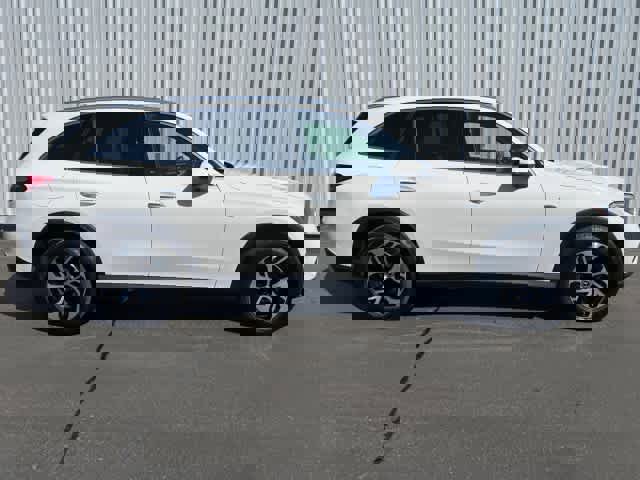 Used 2025 Mercedes-Benz GLC 350e 4MATIC image 7