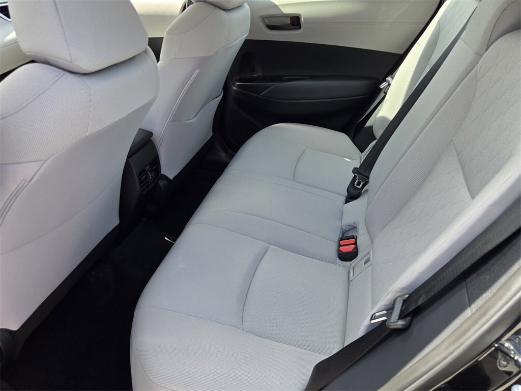 Used 2025 Toyota Corolla Cross L image 11