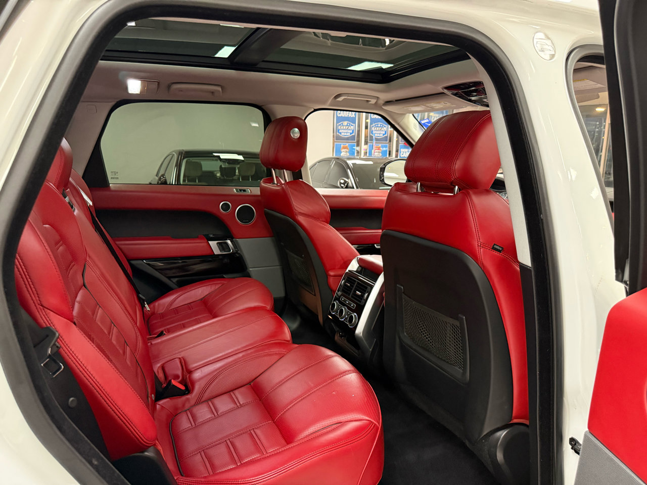 Used 2017 Land Rover Range Rover Sport Autobiography image 24