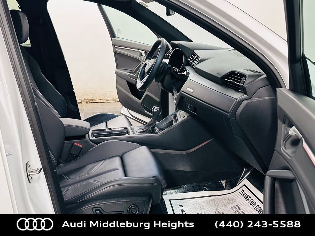 Certified 2024 Audi Q3 2.0T Premium Plus image 9
