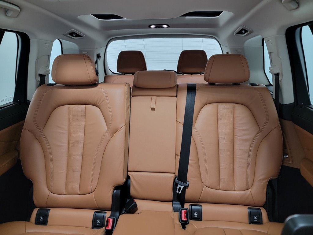 Used 2019 BMW X7 xDrive50i w/ Premium Package AWD/4WD image 13