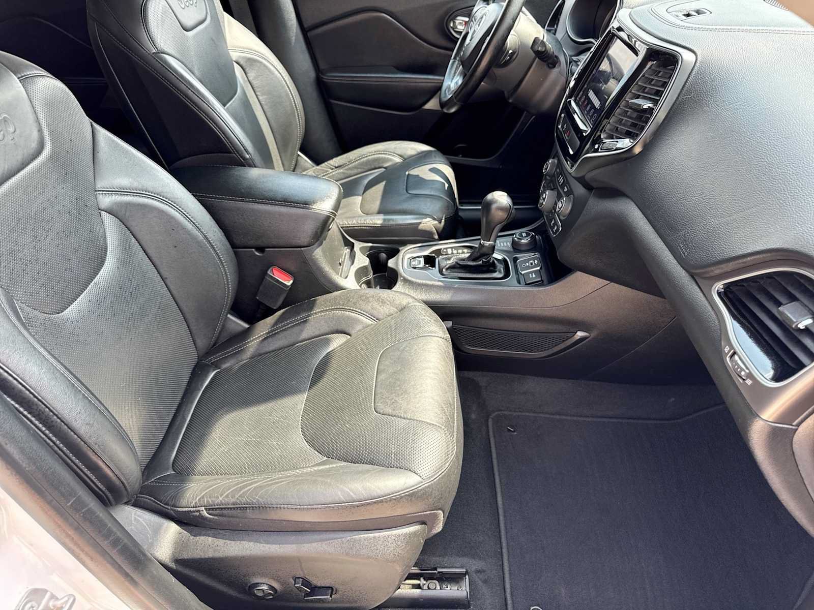 Used 2020 Jeep Cherokee Limited AWD/4WD image 20