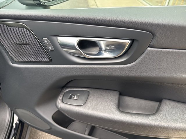 Certified 2022 Volvo XC60 B5 Momentum w/ Advanced Package image 16