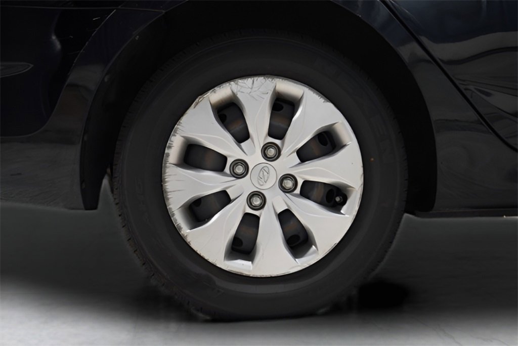 Used 2017 Hyundai Accent SE image 11