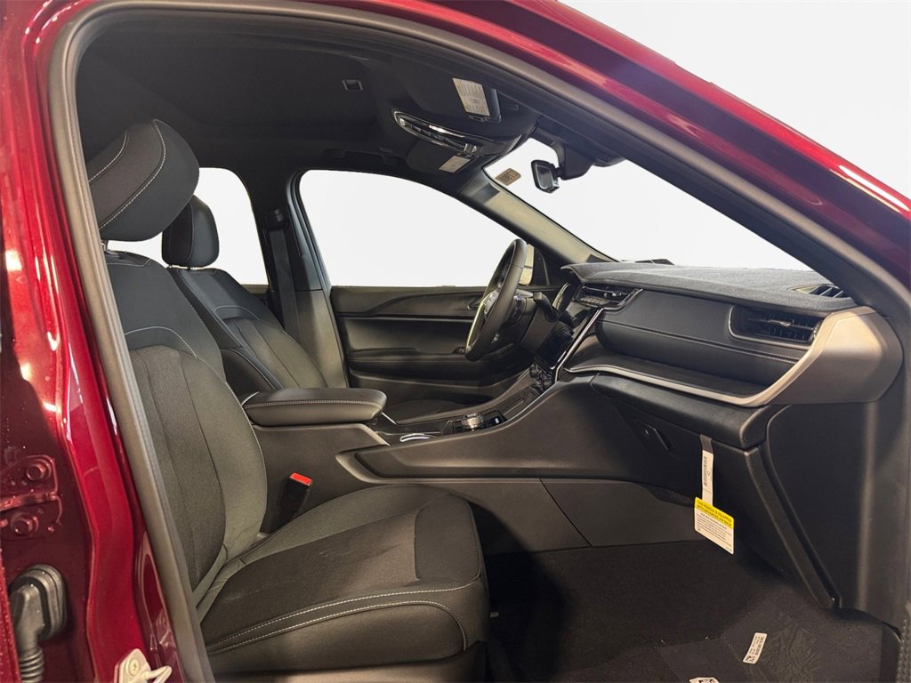 New 2025 Jeep Grand Cherokee 4WD image 26