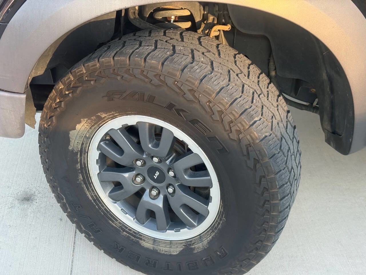 Used 2011 Ford F150 Raptor w/ Raptor Luxury Pkg image 2