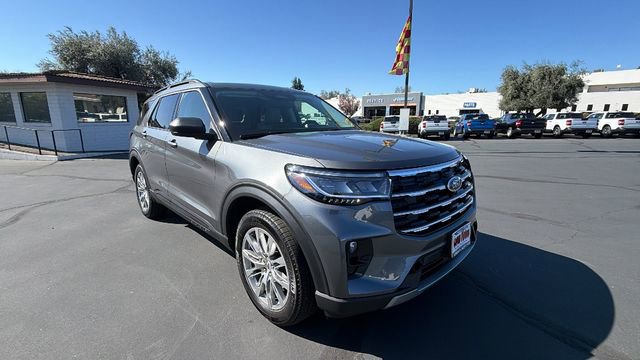 New 2026 Ford Explorer Active w/ Active Comfort Package image 2