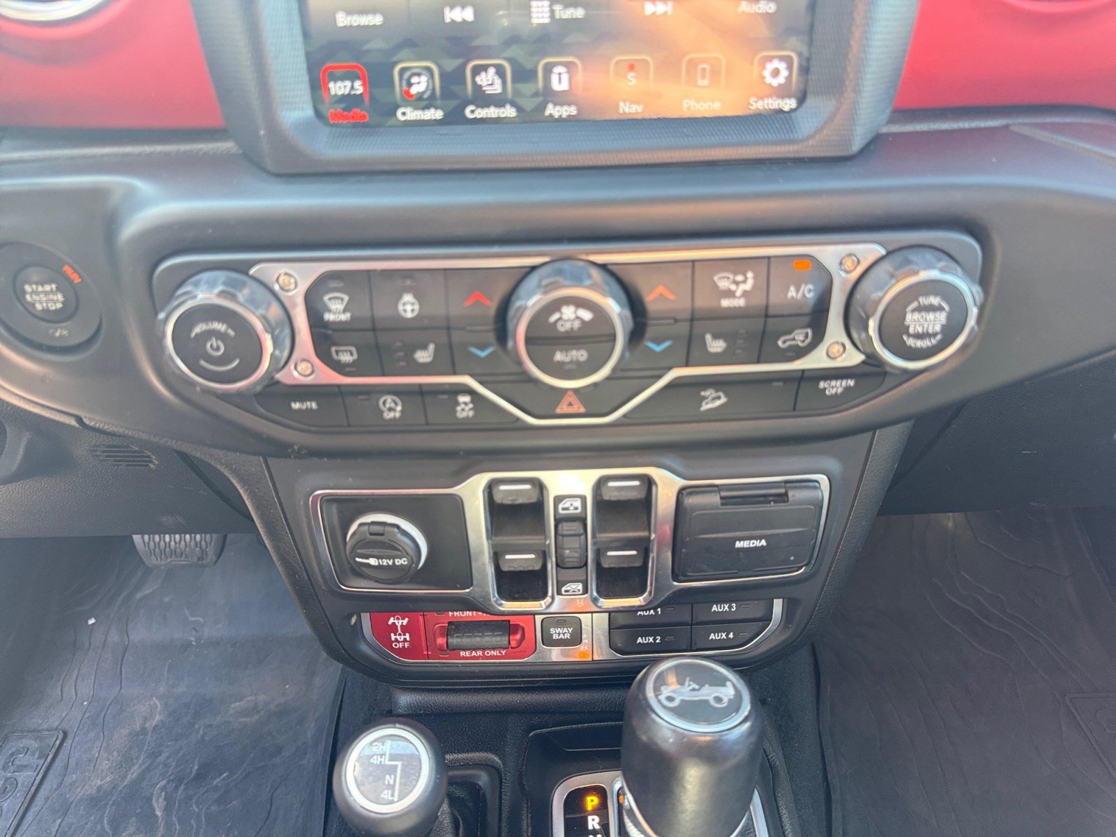 Used 2019 Jeep Wrangler Unlimited Rubicon AWD/4WD image 12