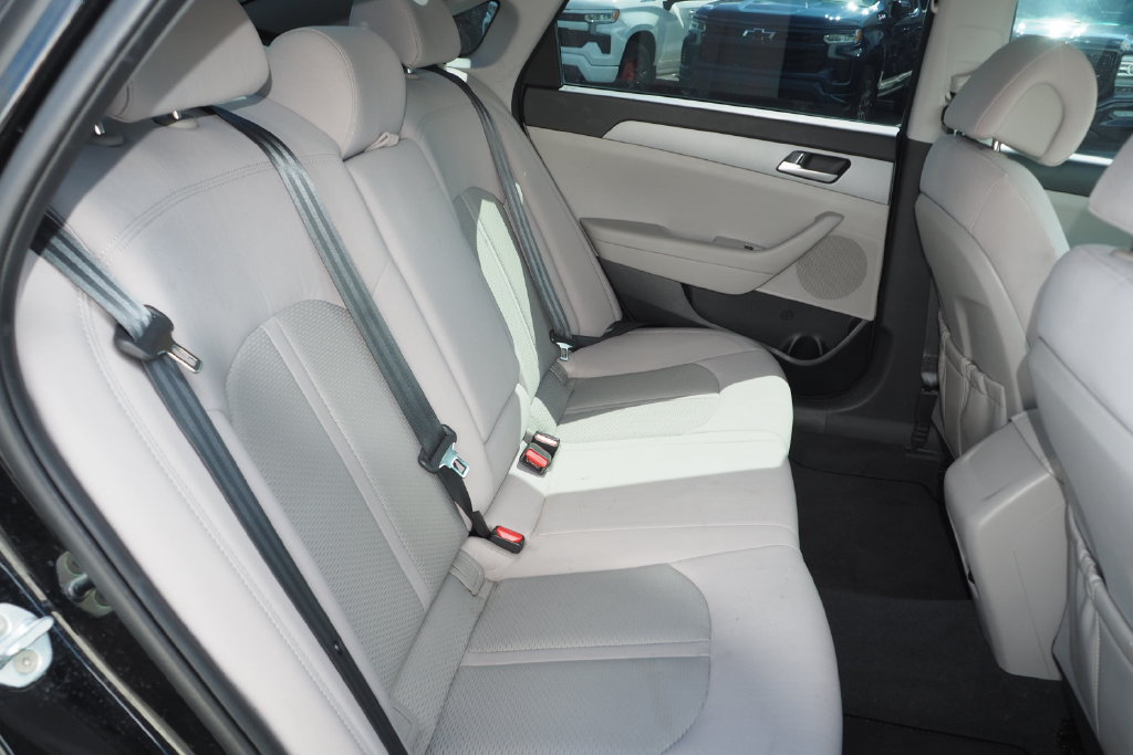 Used 2017 Hyundai Sonata SE FWD image 16